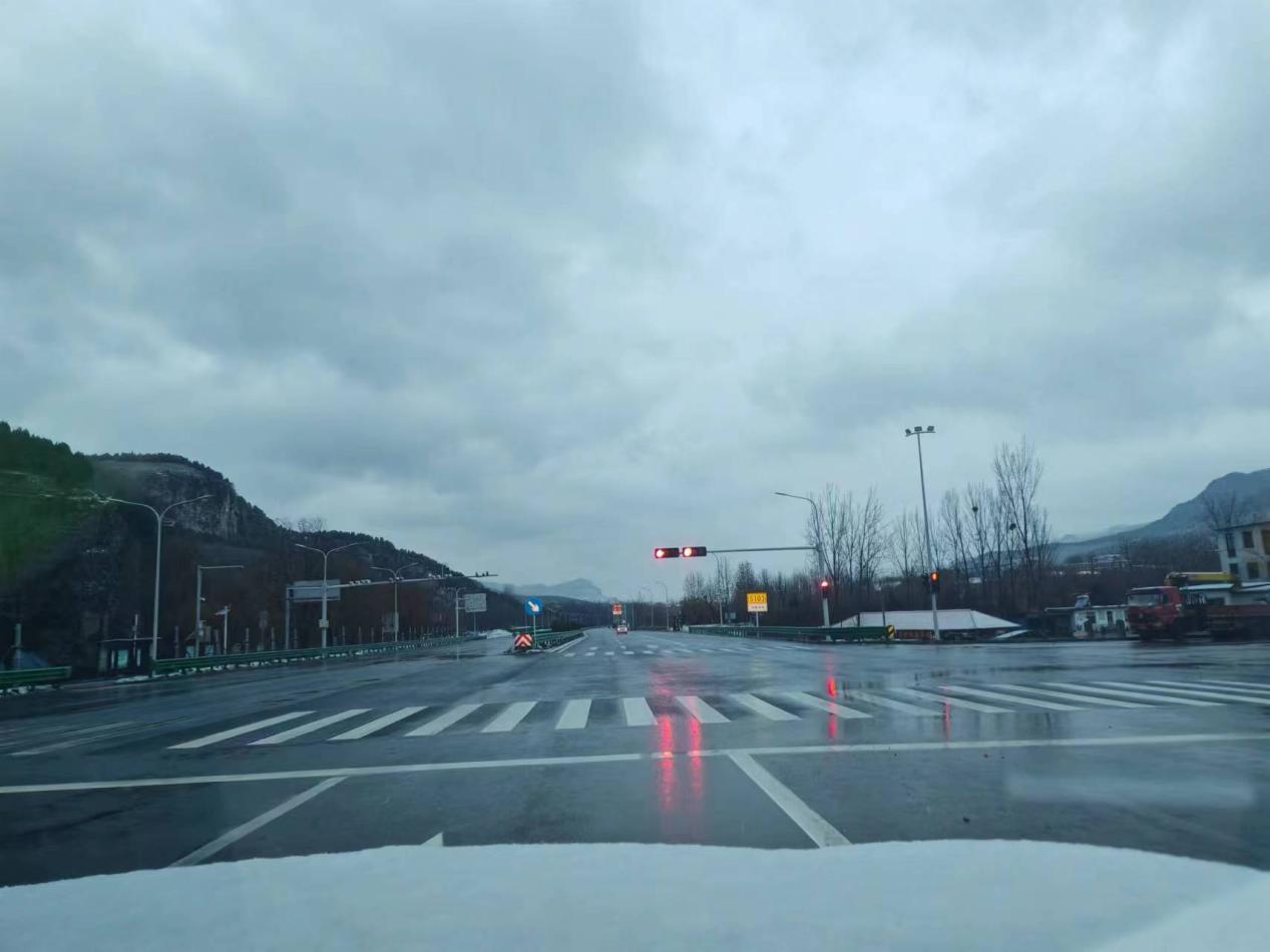 S103濟棗線市中紅符路口南至濟南泰安界段旅游公路項目信號燈、電警、監(jiān)控施工